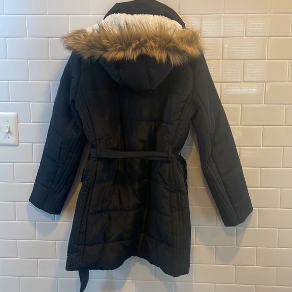 Young Ladies Thermal Jacket worn once has slight rip inside from hanger - Picture 2 of 3